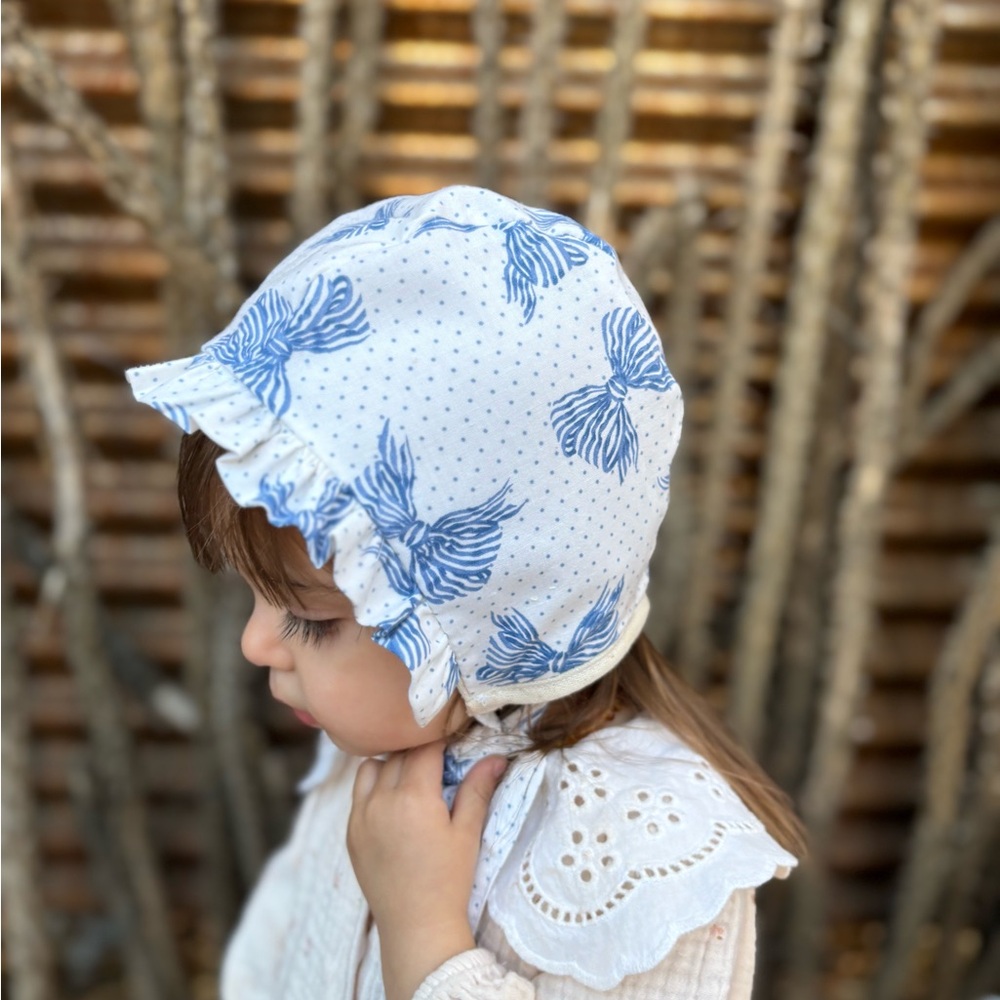 Baby bonnet Bow print